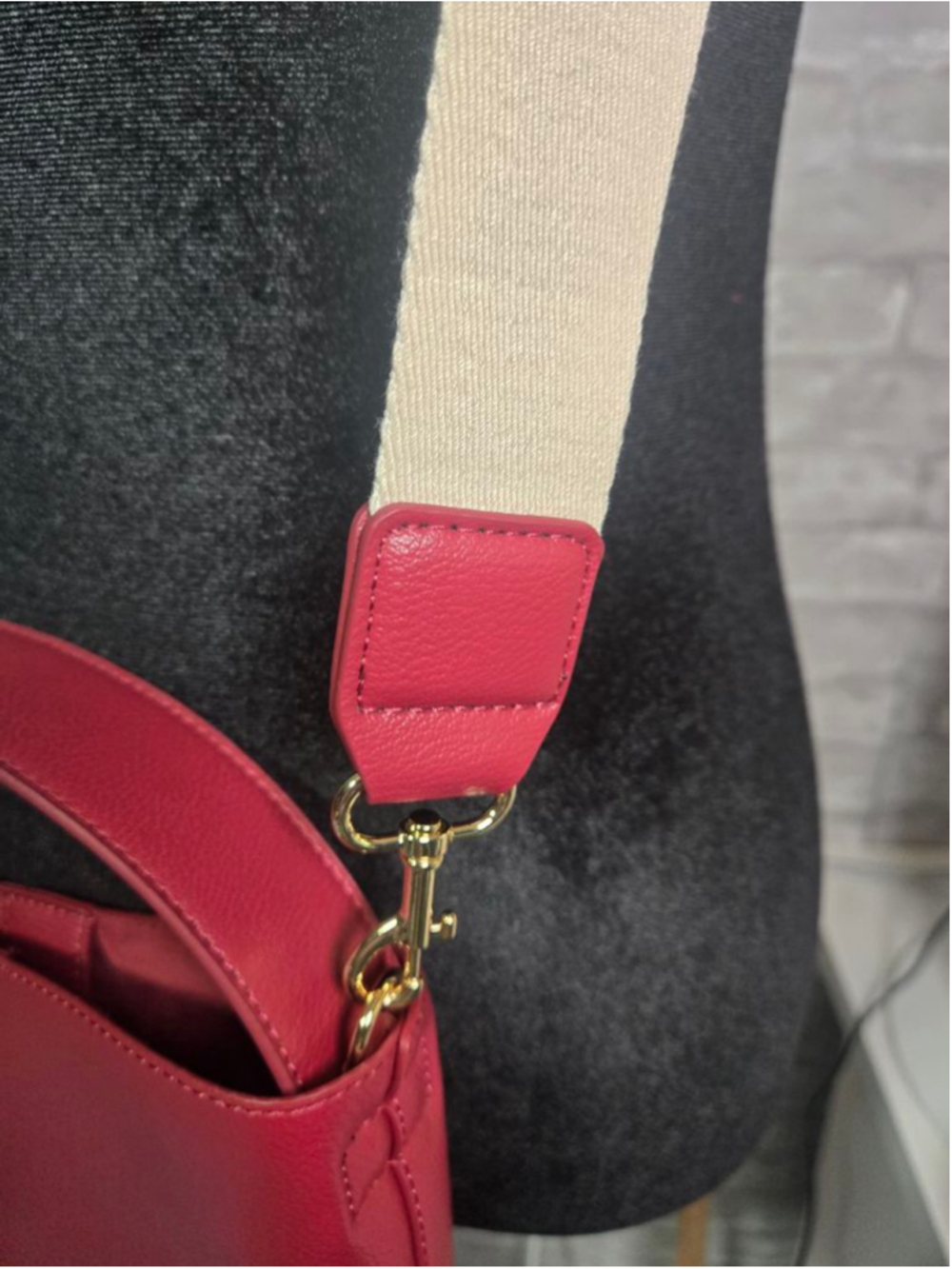 Universal Thread Red Crossbody Bag One Size with Beige Strap - Picture 3 of 7